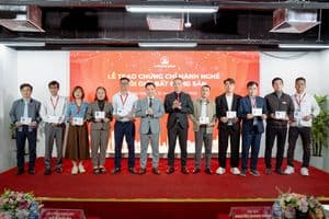 Trao Chứng chỉ 9